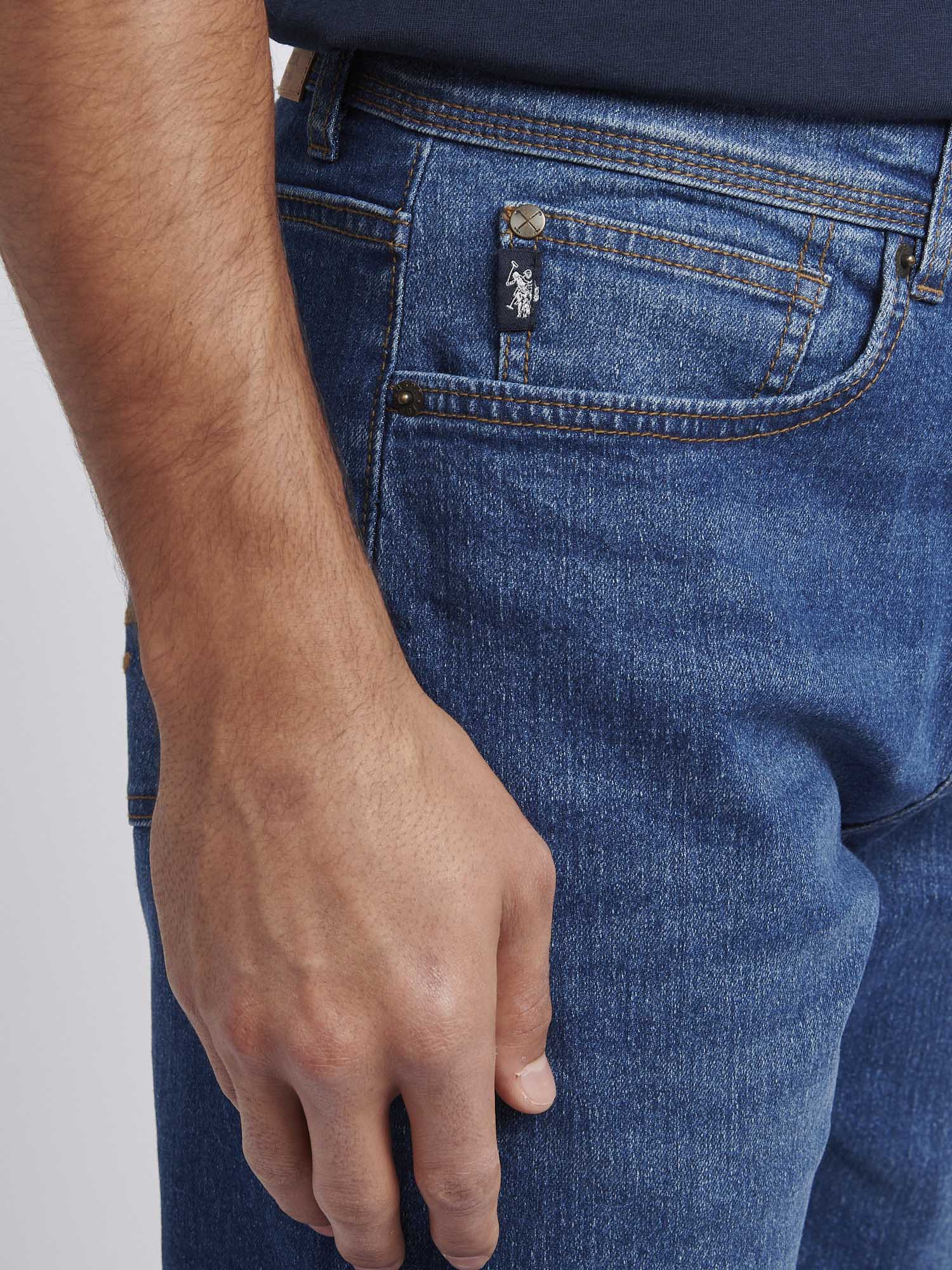Mens Classic Fit Jean in Dark Wash - Image 6
