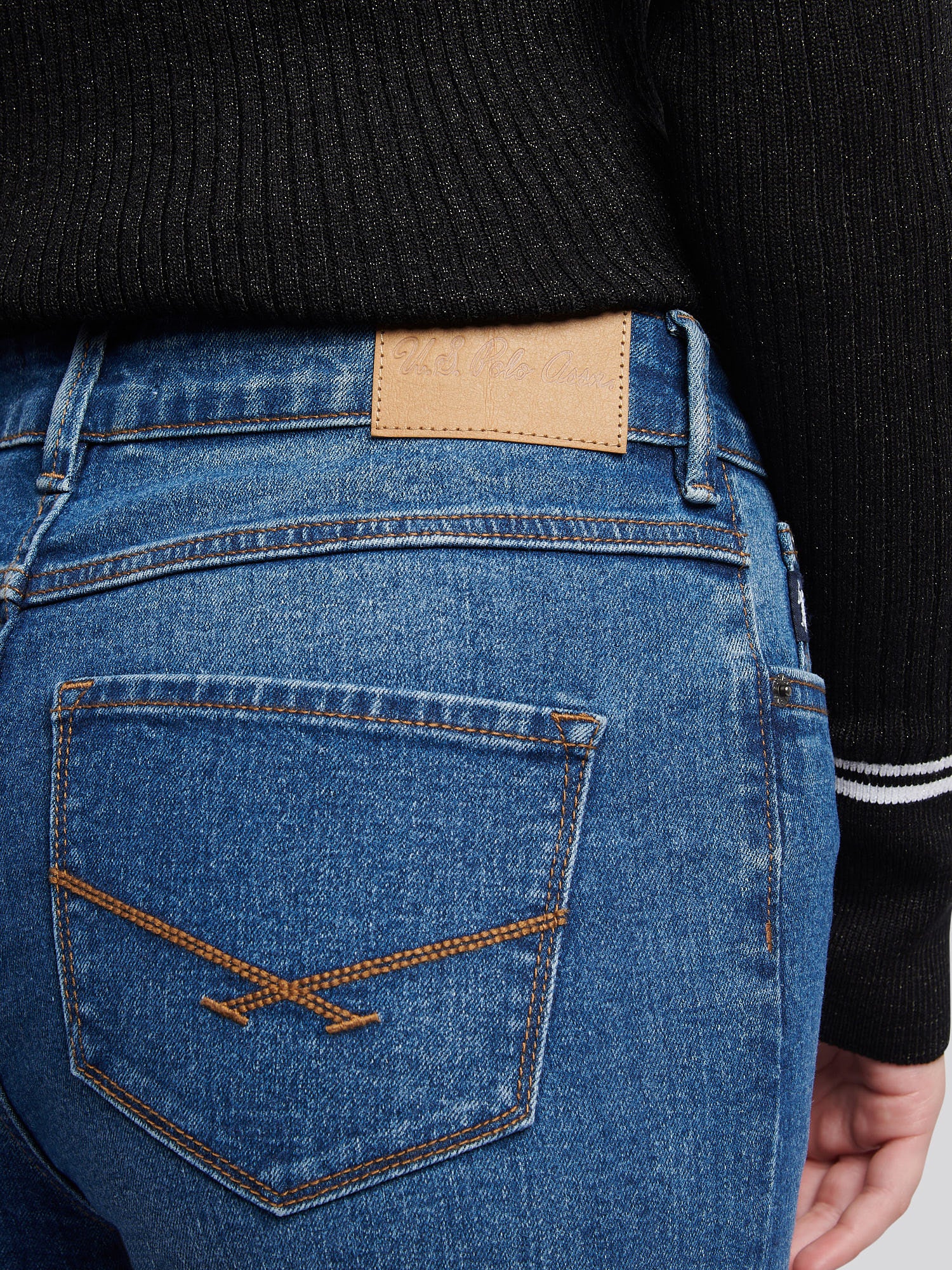 Womens Straight Fit Jeans Mid Wash - Image 6